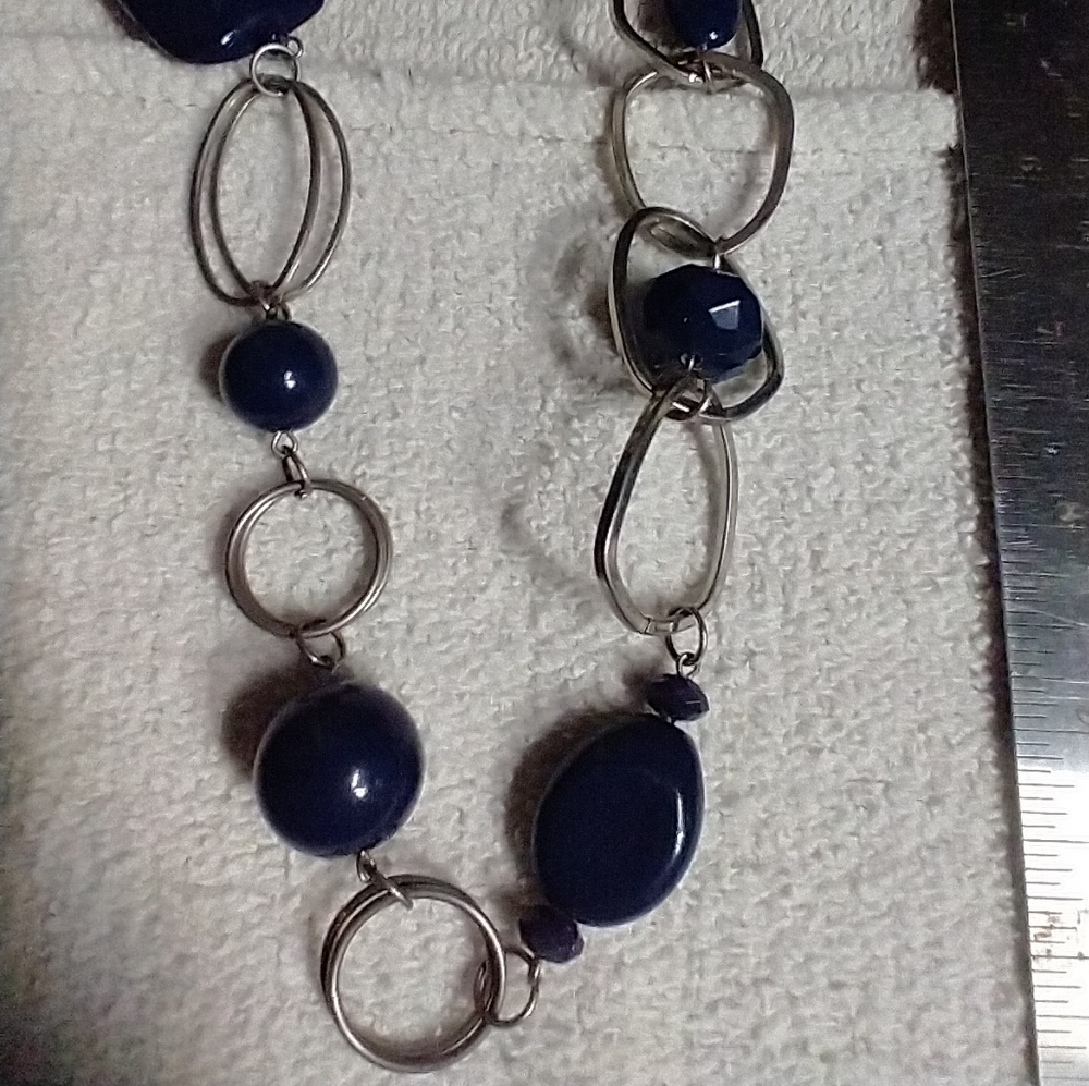 Long dark blue beads silvertone circles necklace - Picture 2 of 5